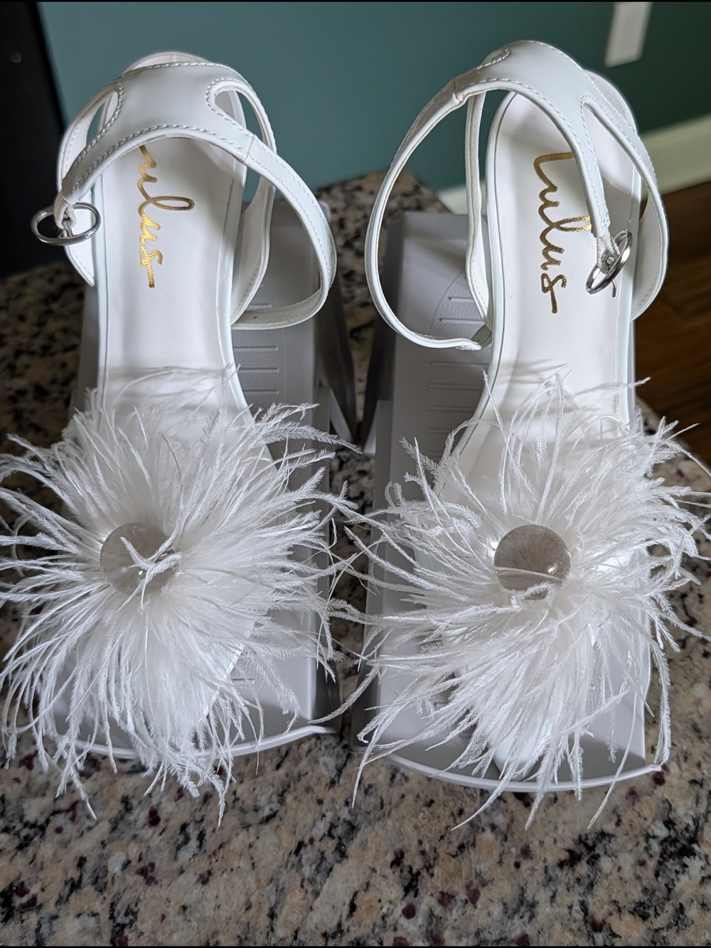 Lulu's White Feather Accent Block Heel Sandals Sz 6 - Picture 1 of 13